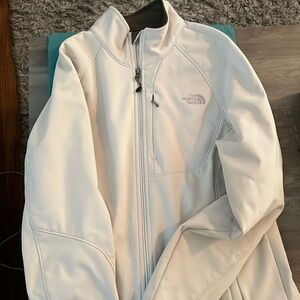 Women’s north face jacket size large